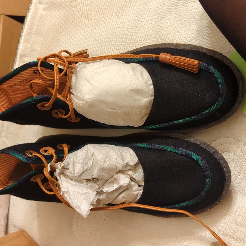Deenie black wool shoes size 8 80% 20 bootie